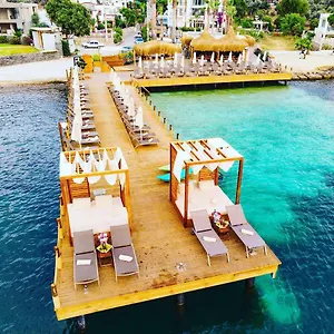 Hotel Bella &